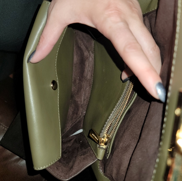 Micheal kors purse - Picture 5 of 6